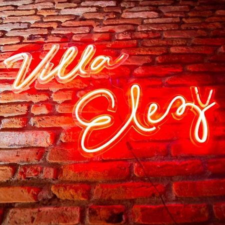 Villa Elezi Корча Экстерьер фото