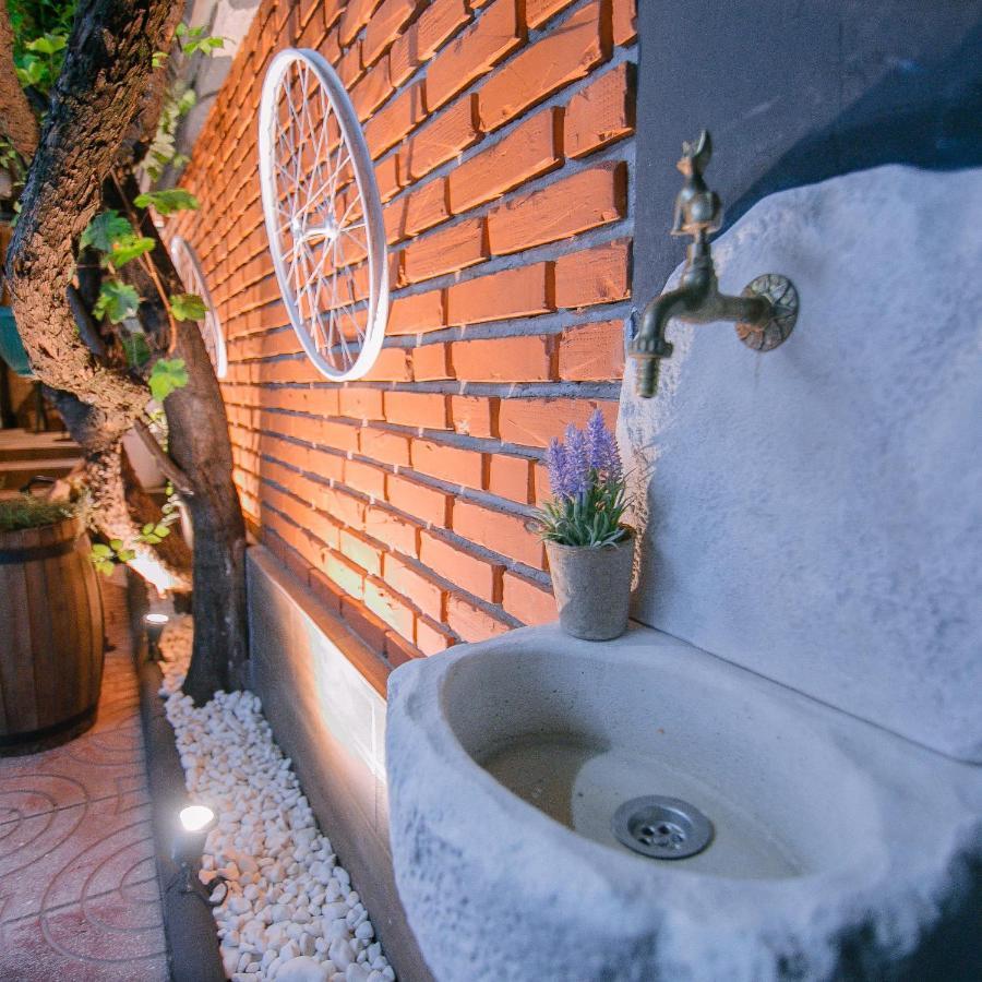 Villa Elezi Корча Экстерьер фото