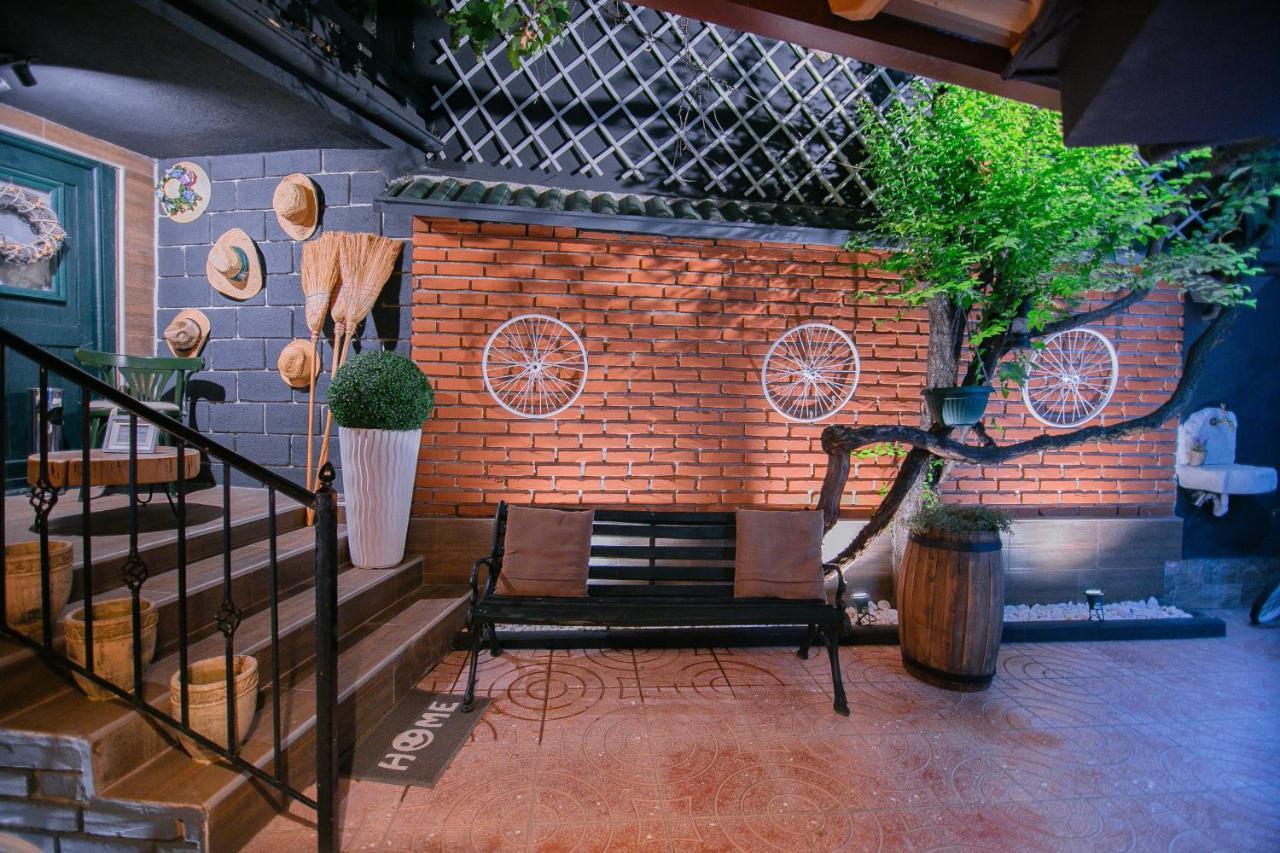 Villa Elezi Корча Экстерьер фото
