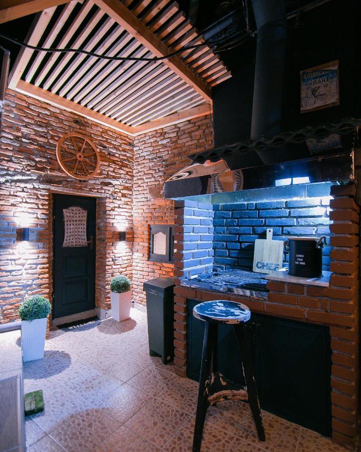 Villa Elezi Корча Экстерьер фото