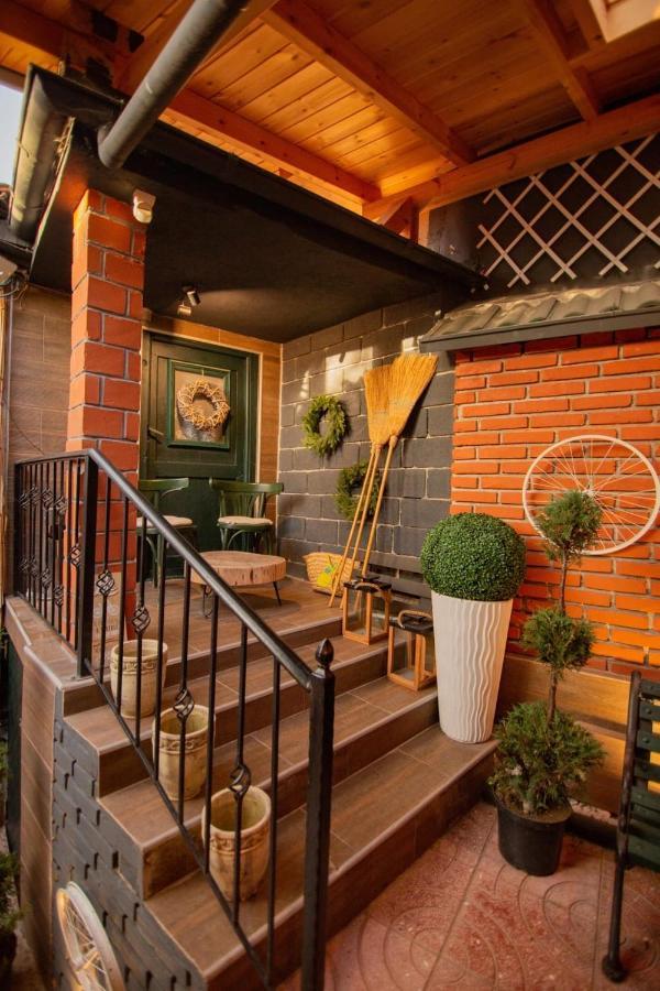 Villa Elezi Корча Экстерьер фото